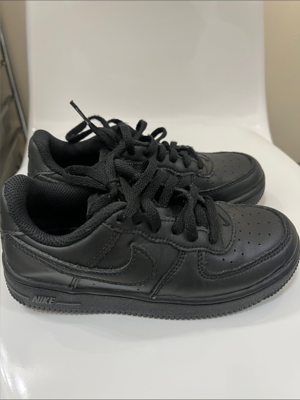 Nike Kids Black Low-Top Sneakers